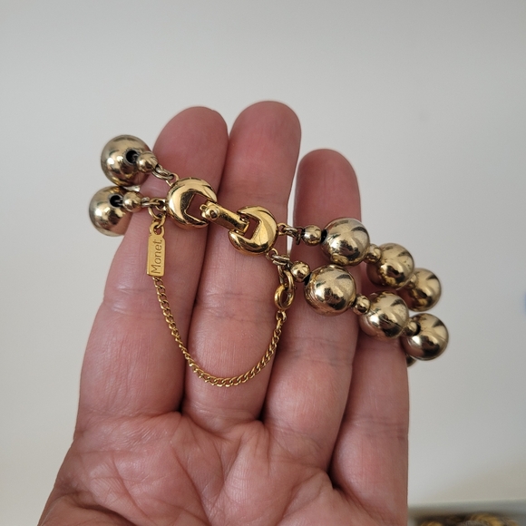 Vintage Monet double strand bracelet with gold tone beads - Picture 8 of 11